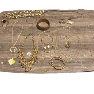 Gold Tone Estate Vintage Jewelry Lot Bundle of 31 Pieces